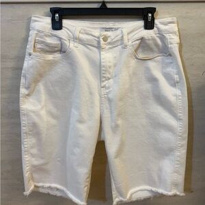 Judy Blue Cream Denim Capri With A Raw Hem